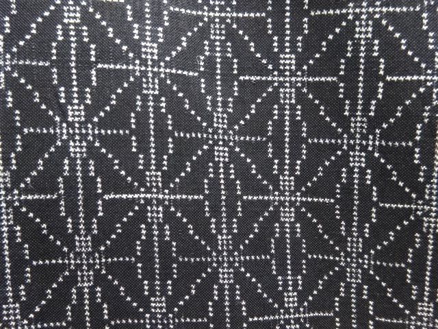 アンティーク　麻の葉模様織り出し本場泥大島紬着物(5マルキ)